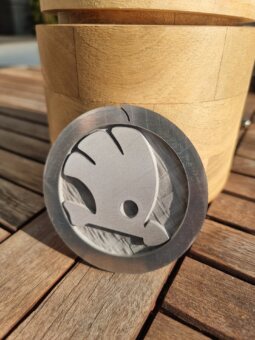 
										J&D Laser Desing: řezání, gravírování, značení plné									