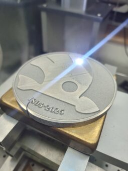 
										J&D Laser Desing: řezání, gravírování, značení plné									