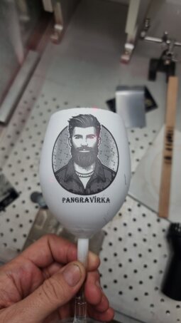 
										J&D Laser Desing: řezání, gravírování, značení plné									