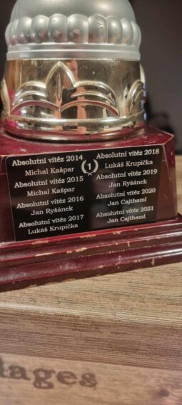 
										J&D Laser Desing: řezání, gravírování, značení plné									