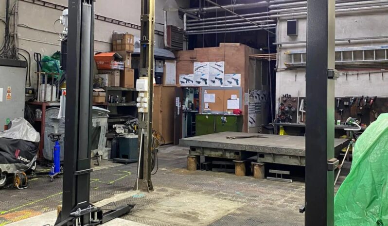 Self-Servis: Opičákova Dílna Retroride: Veterány, Historická, Klasická I Sportovní Auta.