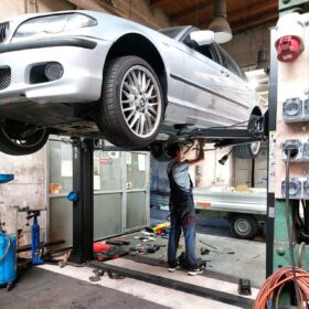 Self-Servis: Opičákova dílna