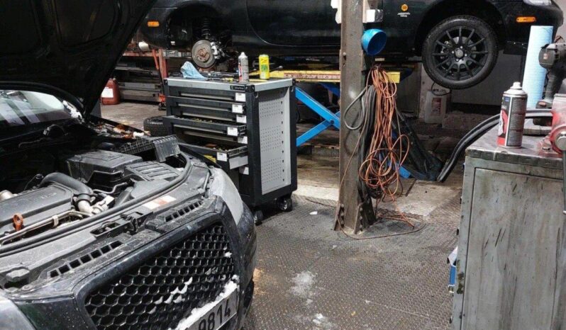 
								Self-Servis: Opičákova dílna plné									