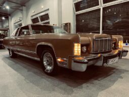 
										1976 Lincoln Continental Town Coupé plné									