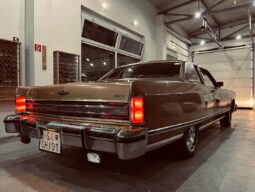 
										1976 Lincoln Continental Town Coupé plné									