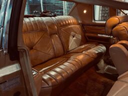 
										1976 Lincoln Continental Town Coupé plné									