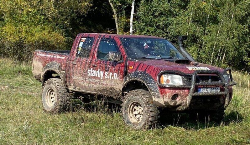 
								2002 Nissan Navara plné									