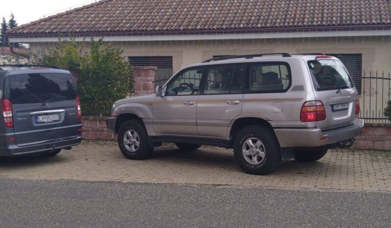 
								1999 Toyota Land Cruiser 100 plné									