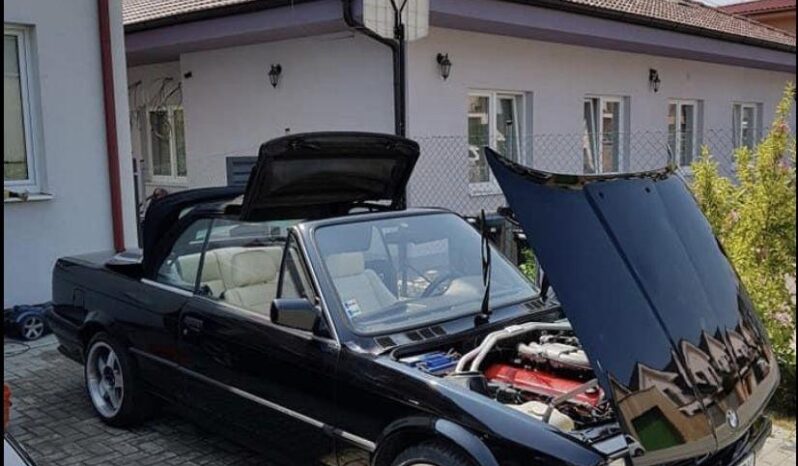 
								1986 BMW 325i E30 Cabrio plné									