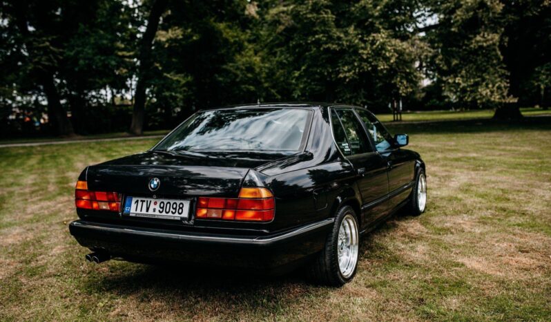 
								1990 BMW 735i E32 plné									