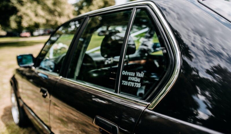 
								1990 BMW 735i E32 plné									