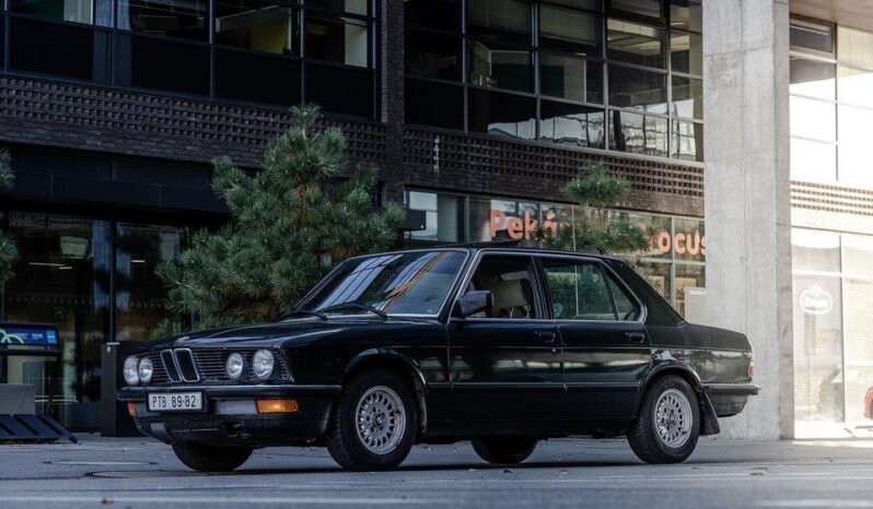 
								1985 BMW 525I E28 plné									
