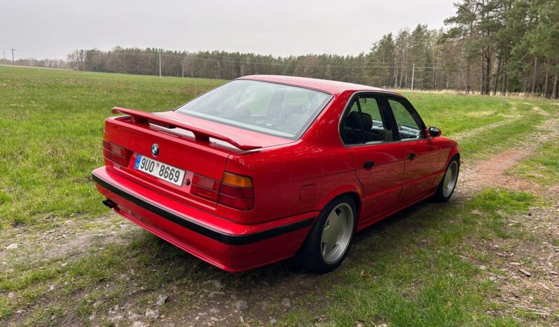 
								1990 BMW e34 525i plné									