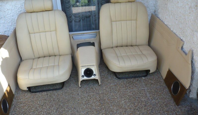 
								Čalounění a střechy Lawrenowicz plné									