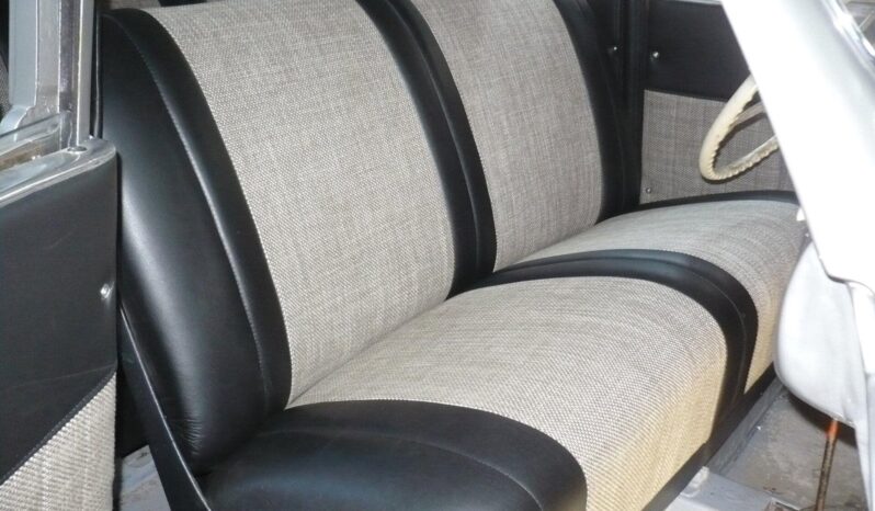 
								Čalounění a střechy Lawrenowicz plné									