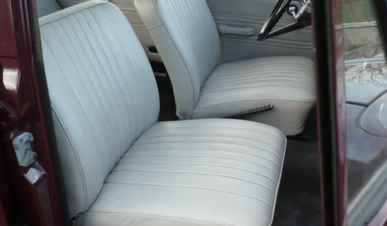 
								Čalounění a střechy Lawrenowicz plné									