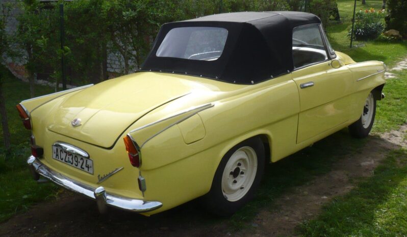 
								Čalounění a střechy Lawrenowicz plné									