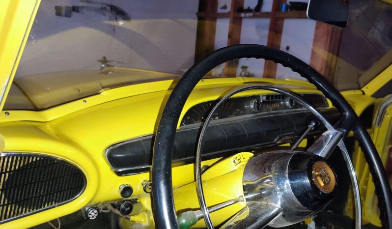 
								1952 Nash Ambassador Custom plné									