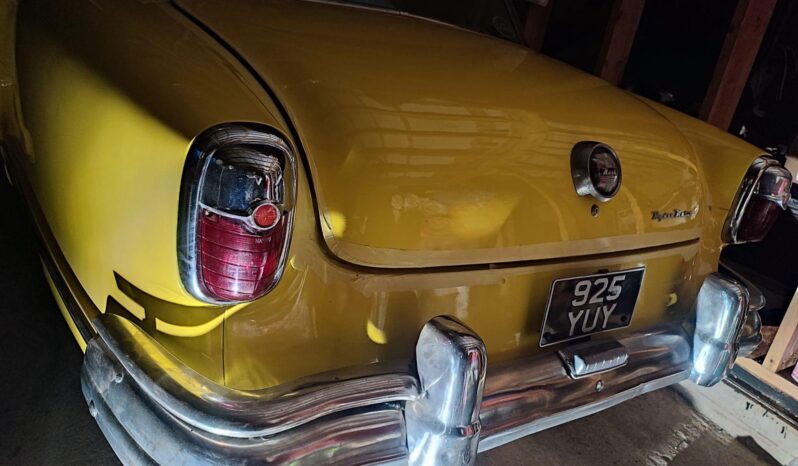 
								1952 Nash Ambassador Custom plné									