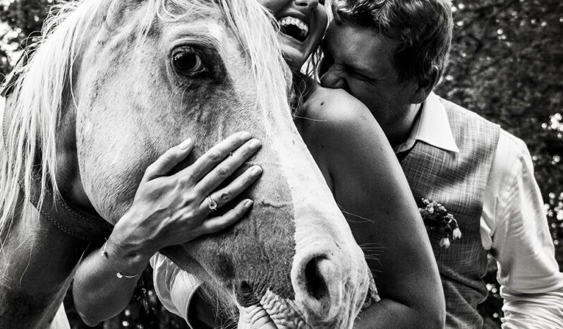 
								Dva svatební fotografové plné									