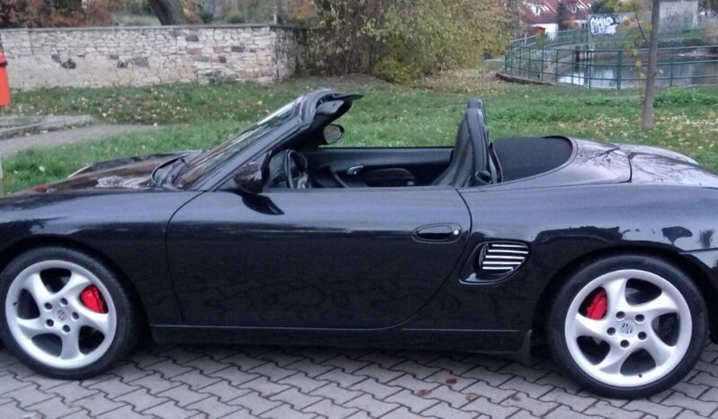 
								2004 Porsche Boxster plné									