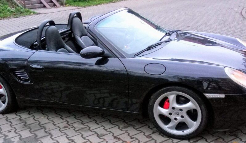
								2004 Porsche Boxster plné									
