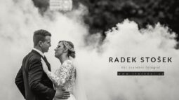 
										Dva svatební fotografové plné									