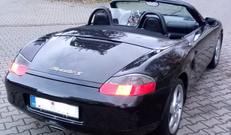 
								2004 Porsche Boxster plné									