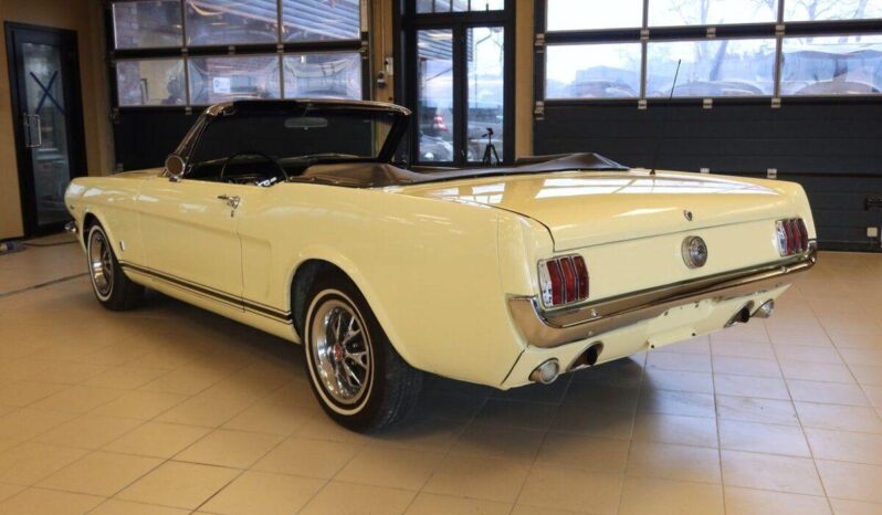 
								1966 Ford Mustang GT Convertible plné									