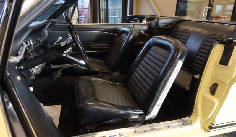 
								1966 Ford Mustang GT Convertible plné									