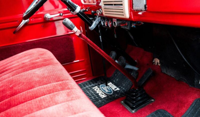 
								1948 Ford F3 PickUp plné									