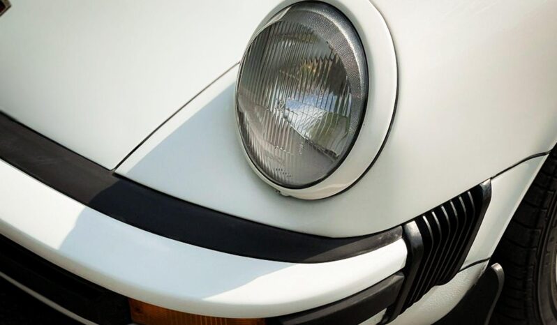 
								1987 Porsche 911 Carrera plné									