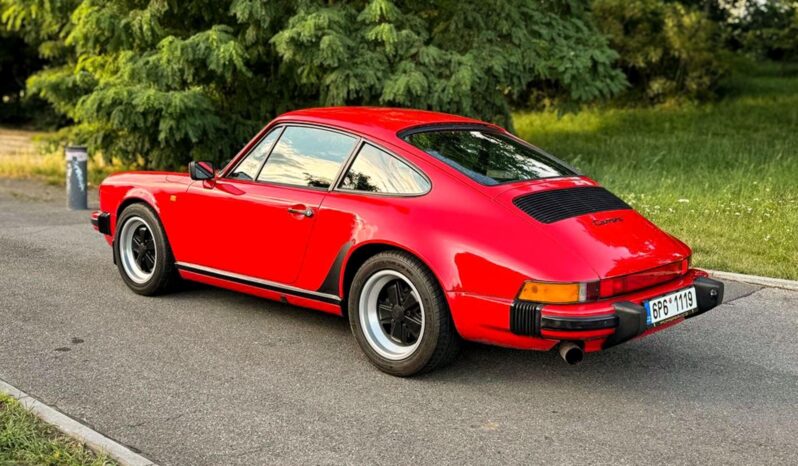 
								1988 Porsche 911 Carrera plné									