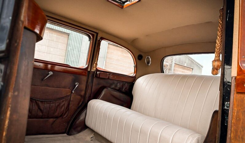 
								1935 Vauxhall BXL plné									