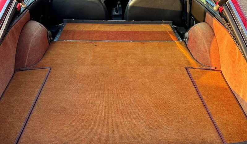 
								1973 Volvo 1800 ES plné									