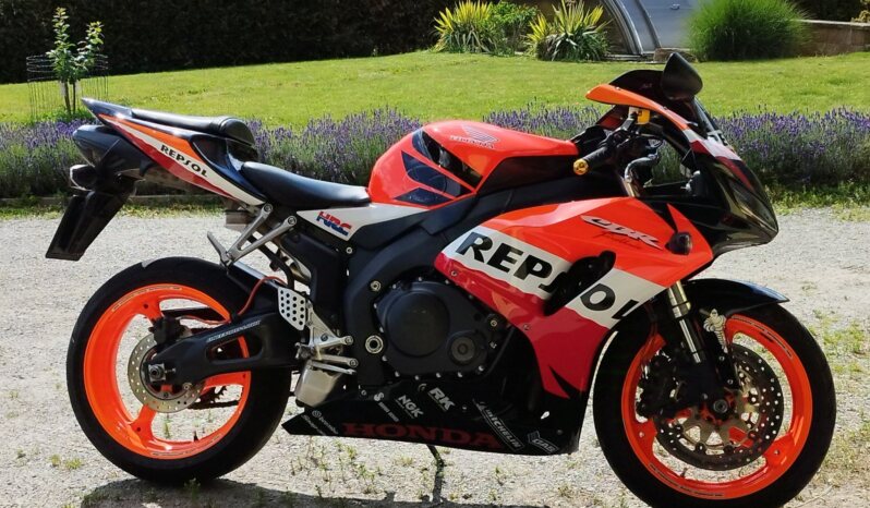 
								2007 Honda CBR 1000RR plné									