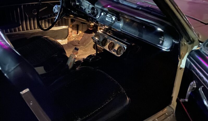 
								1965 Ford Mustang plné									