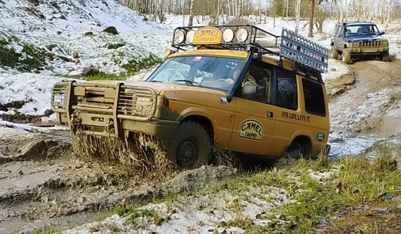 
								1991 LandRover Discovery Camel Trophy plné									