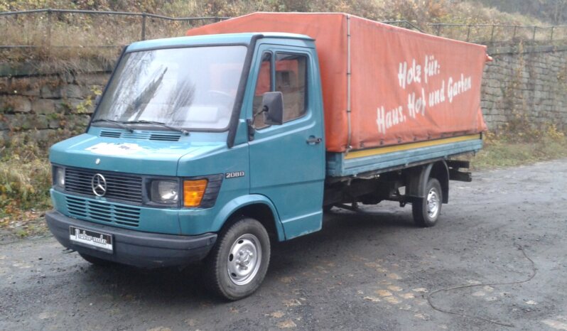 
								1994 Mercedes-Benz 208 D plné									