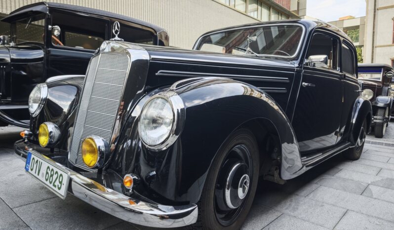 1953 Mercedes-Benz 220 W187