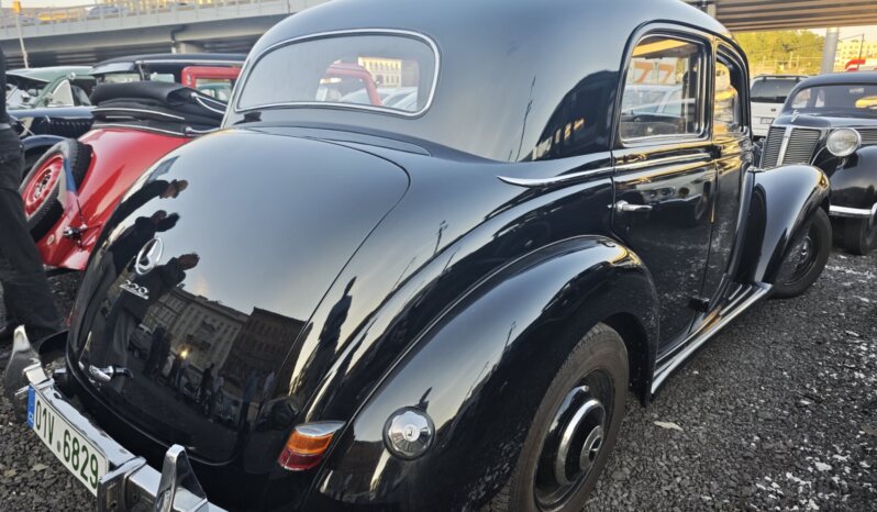 1953 Mercedes-Benz 220 W187