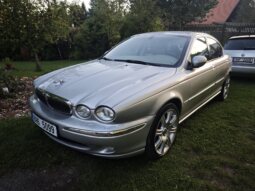 
										2001 Jaguar X-Type plné									