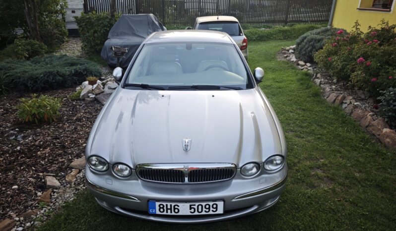 
								2001 Jaguar X-Type plné									