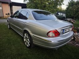 
										2001 Jaguar X-Type plné									