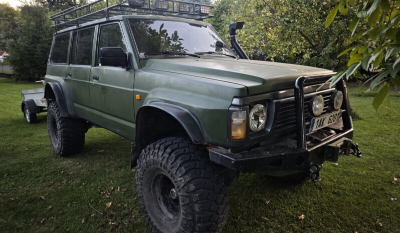
								1992 Nisan Patrol GR Y60 plné									