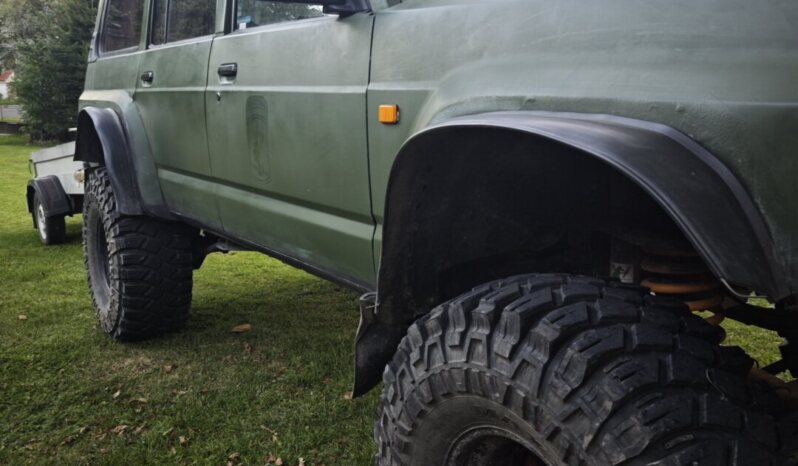 
								1992 Nisan Patrol GR Y60 plné									