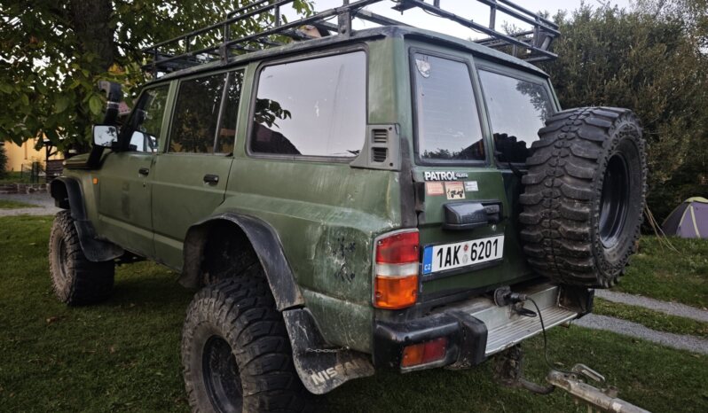 
								1992 Nisan Patrol GR Y60 plné									