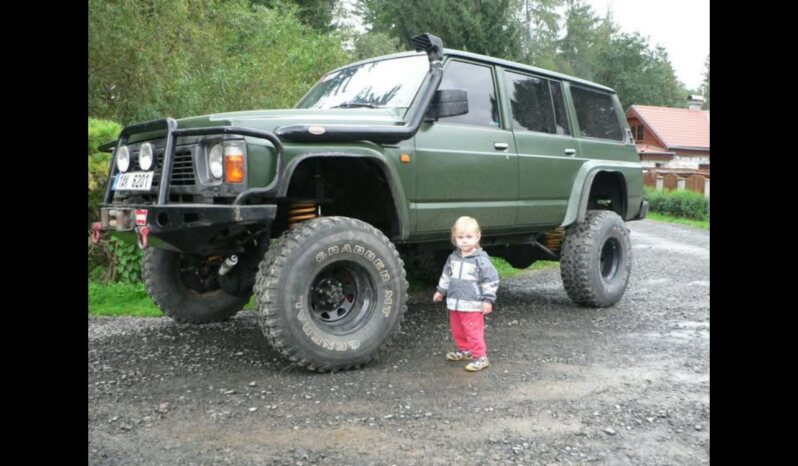 
								1992 Nisan Patrol GR Y60 plné									