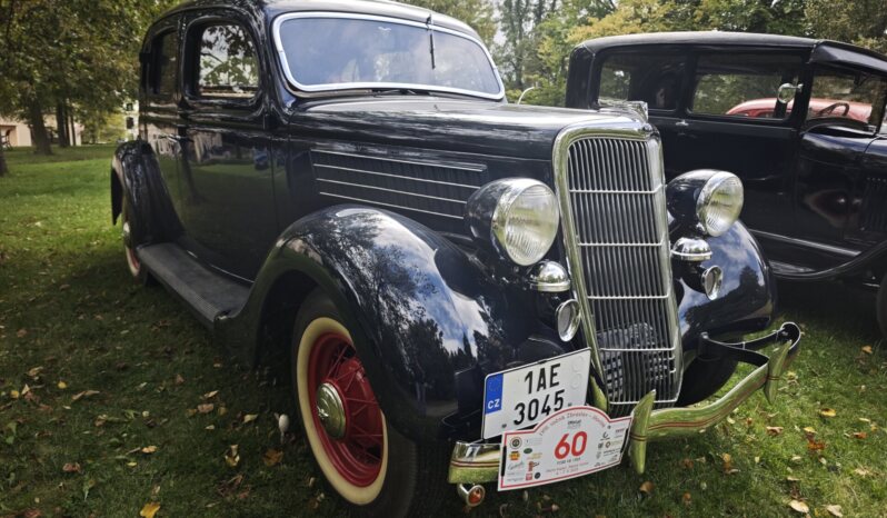 
								1935 Ford V8 plné									