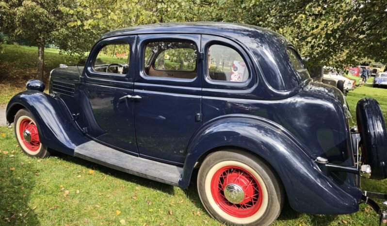 
								1935 Ford V8 plné									